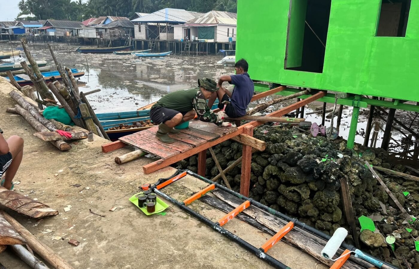 Pembangunan Akses Baru untuk Ibu Salawiyah di Polewali oleh Satgas TMMD Ke-129