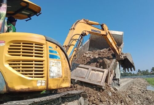 Percepatan Pembangunan Jalan Tani, Satgas TMMD Ke-129 Kodim 1404/Pinrang Fokus pada Pengiriman Material