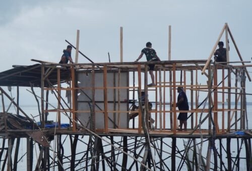 Pengecekan Renovasi RTLH Bapak Nardianto oleh Satgas TMMD Ke-129 di Desa Polewali