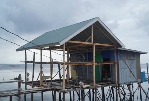Proses Renovasi RTLH Ibu Syamsiah di Desa Umbele Mencapai Tahap Pemasangan Atap