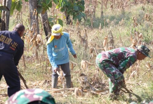 Satgas TMMD 129 Siapkan Lokasi Pengeboran, Bersihkan Titik Mata Air Dusun Bakon Demi Air Bersih Warga