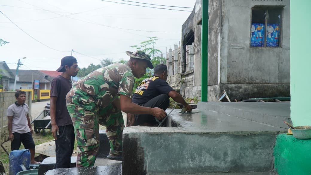 Progres Renovasi RTLH Bapak Hardi di Desa Pulau Dua Menuju Penyelesaian Pengecatan