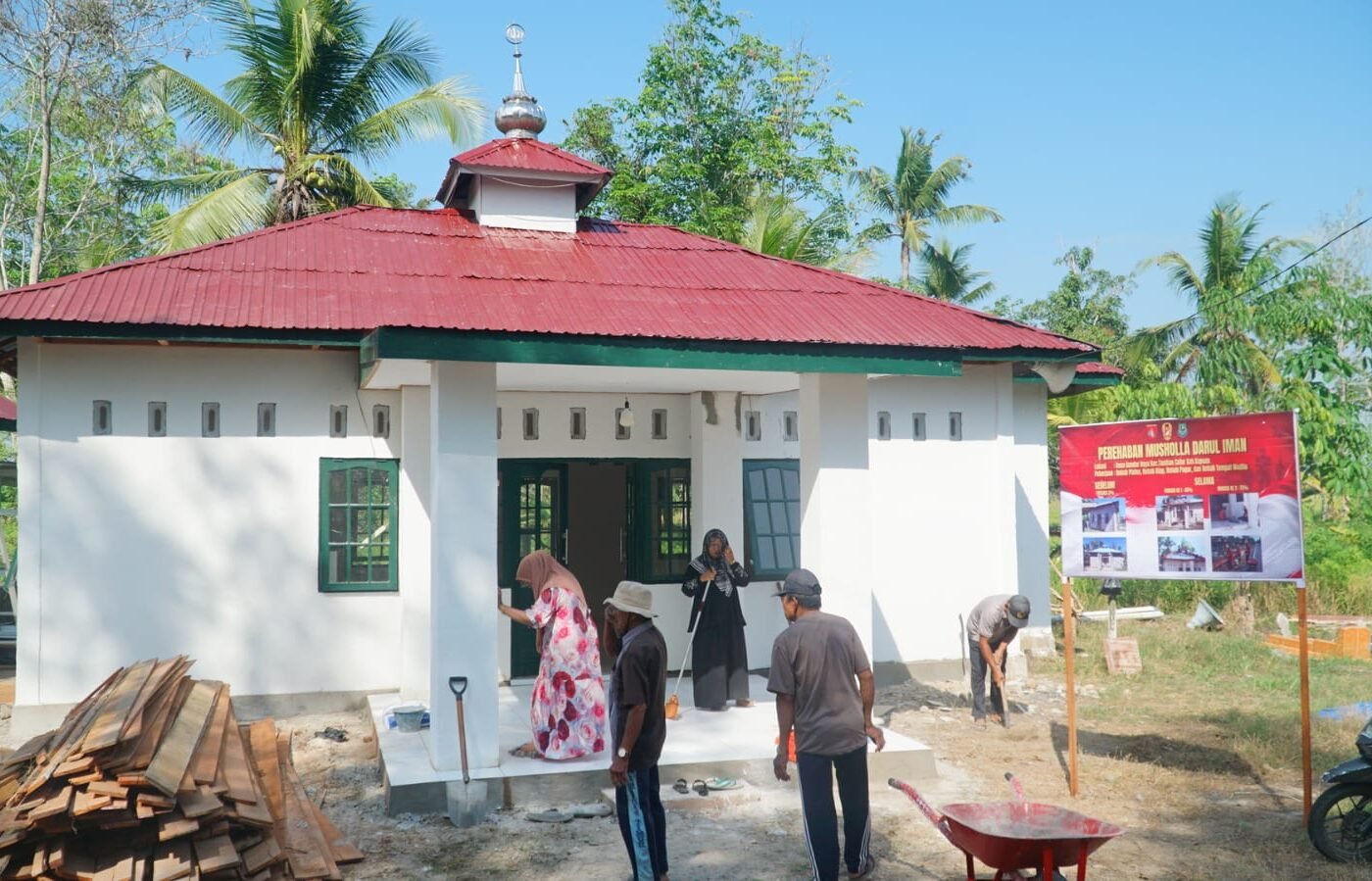 Kerja Sama TNI dan Masyarakat dalam Penyelesaian Musholla Darul Iman