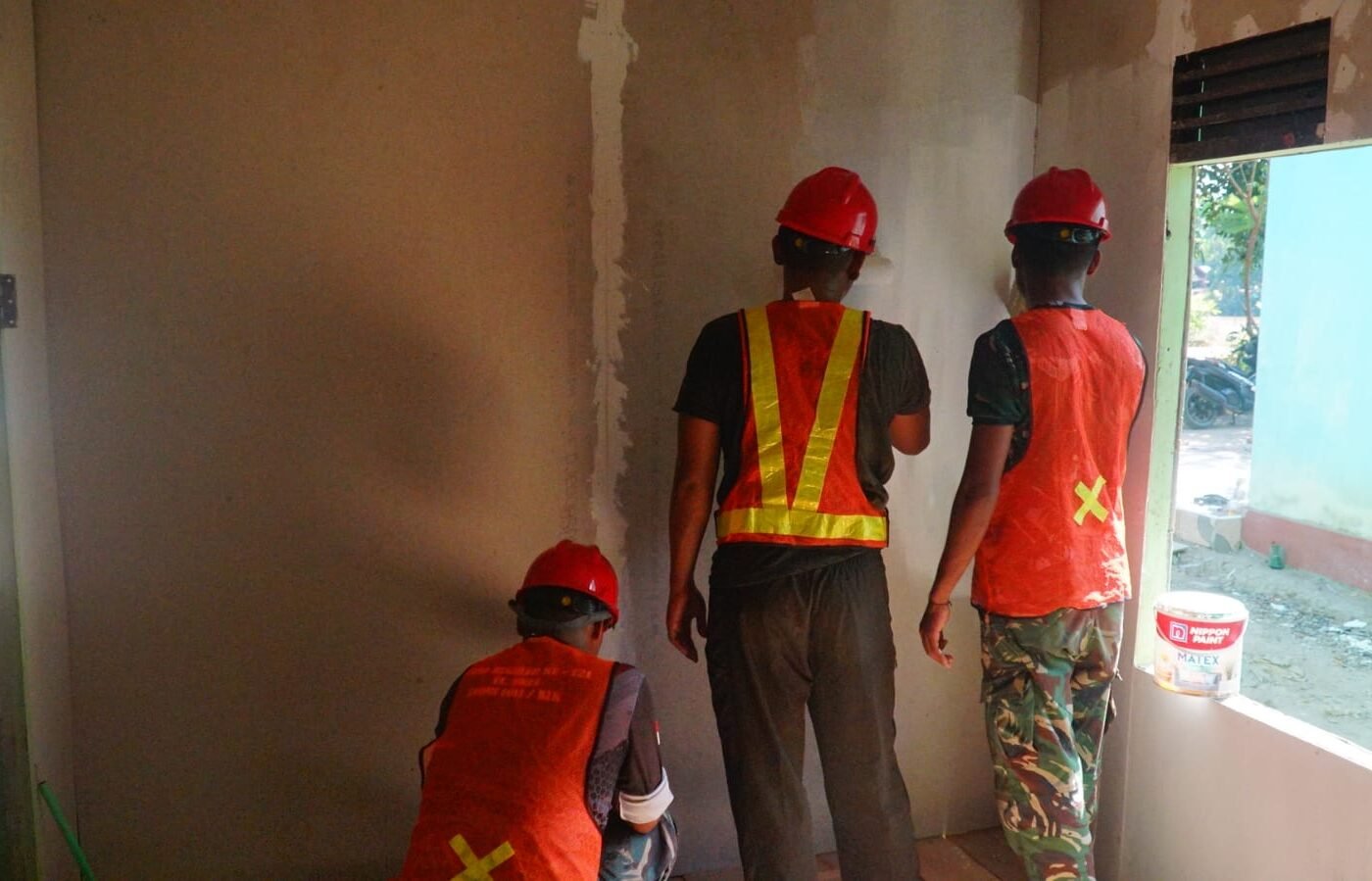 Percepatan Pembangunan Jalan oleh Satgas TMMD Bersama Warga Desa