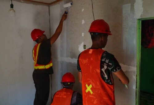 Peningkatan Jalan Melalui Material Becros, Satgas TMMD Bersama Warga Bergerak Serentak