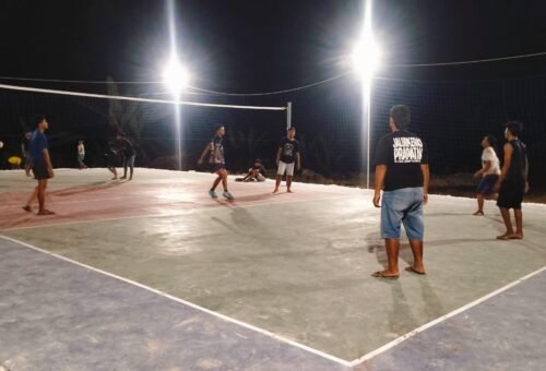 Semarak Malam di Desa Tlemang: Lapangan Voli Baru Buatan Satgas TMMD 129