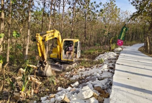 Gemuruh Mesin Konstruksi di TMMD Ke-129: Harapan Baru bagi Warga Desa