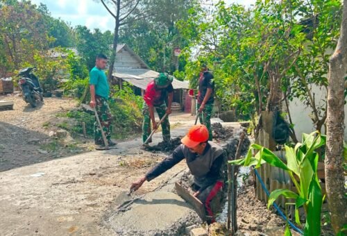 Kerja Sama Antara TNI dan Warga Demi Lingkungan Bersih