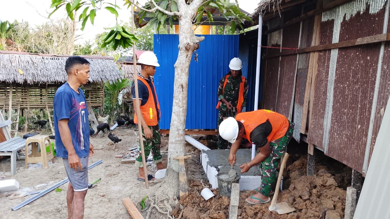 Pembangunan Septik Tank MCK SAS 2 oleh Satgas TMMD untuk Meningkatkan Sanitasi Masyarakat