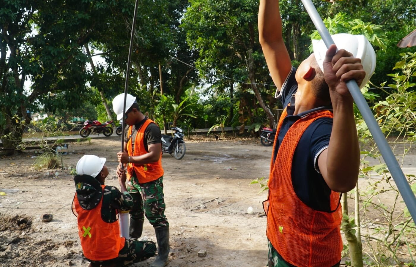 Pembangunan Sarana Air Bersih melalui Pengurasan Sumur Bor SAS 5