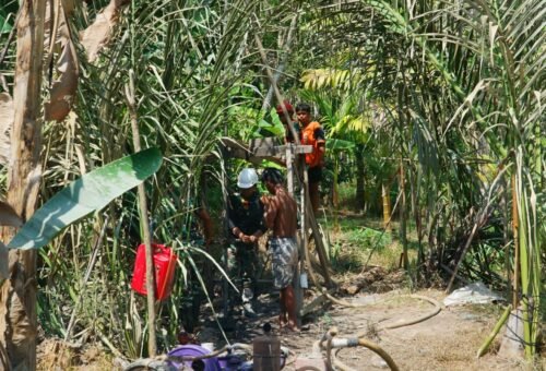 Pembangunan Sumur Bor SAS 2 oleh Satgas TMMD dan Warga dalam Upaya Penyediaan Air Bersih