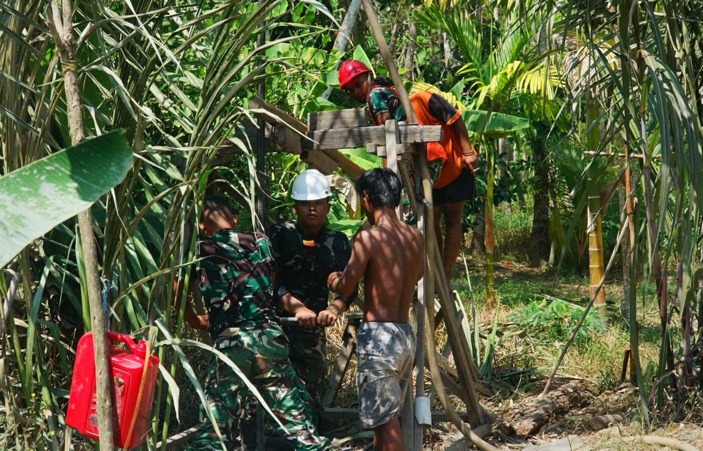 Sumur Bor SAS 2 di Desa Bandar Raya sebagai Solusi Air Bersih