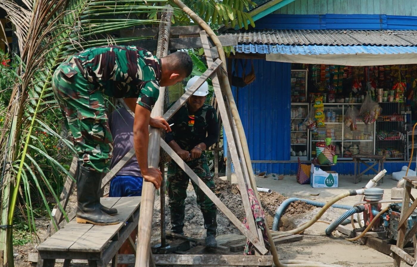 Peningkatan Pembangunan Sumur Bor SAS 4 oleh Satgas TMMD di Desa Bandar Raya