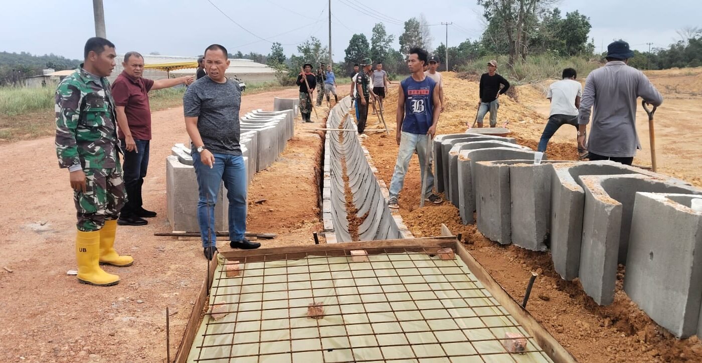 Tinjau Progres TMMD Ke-129, Dansatgas Pastikan Kualitas Sarana Dasar Masyarakat