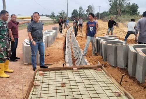 Tinjau Progres TMMD Ke-129, Dansatgas Pastikan Kualitas Sarana Dasar Masyarakat