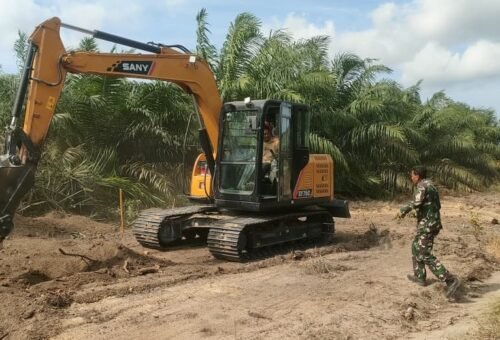Progres Pembangunan Jalan Penghubung Dua Desa di Deniang Mencapai 88 Persen, TMMD 129 Kodim 0413/Bangka Target Selesai dalam 3 Hari