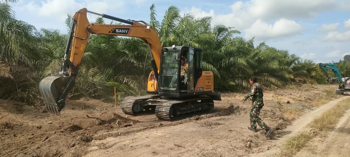Progres Pembangunan Jalan Penghubung Dua Desa di Deniang Mencapai 88 Persen, TMMD 129 Kodim 0413/Bangka Target Selesai dalam 3 Hari