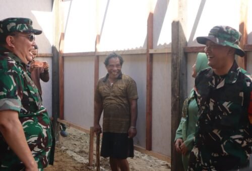 Kebangkitan Semangat Pak Wiliem, Berkontribusi dalam Pembangunan Rumah Impian Bersama Satgas TMMD Ke-129