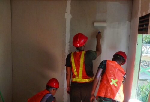 Pewarnaan Menyegarkan, Satgas TMMD dan Komunitas Hiasi RTLH Ibu Wahida