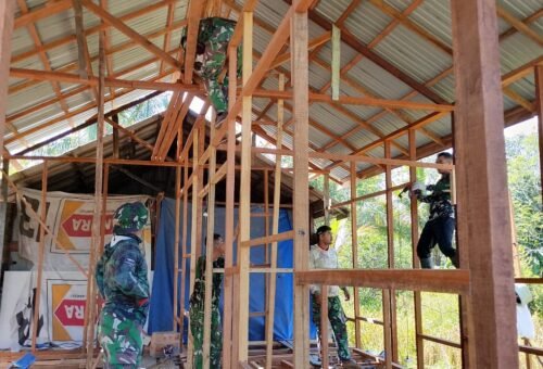 Kolaborasi TNI dan Masyarakat Dorong RTLH di Bandar Raya