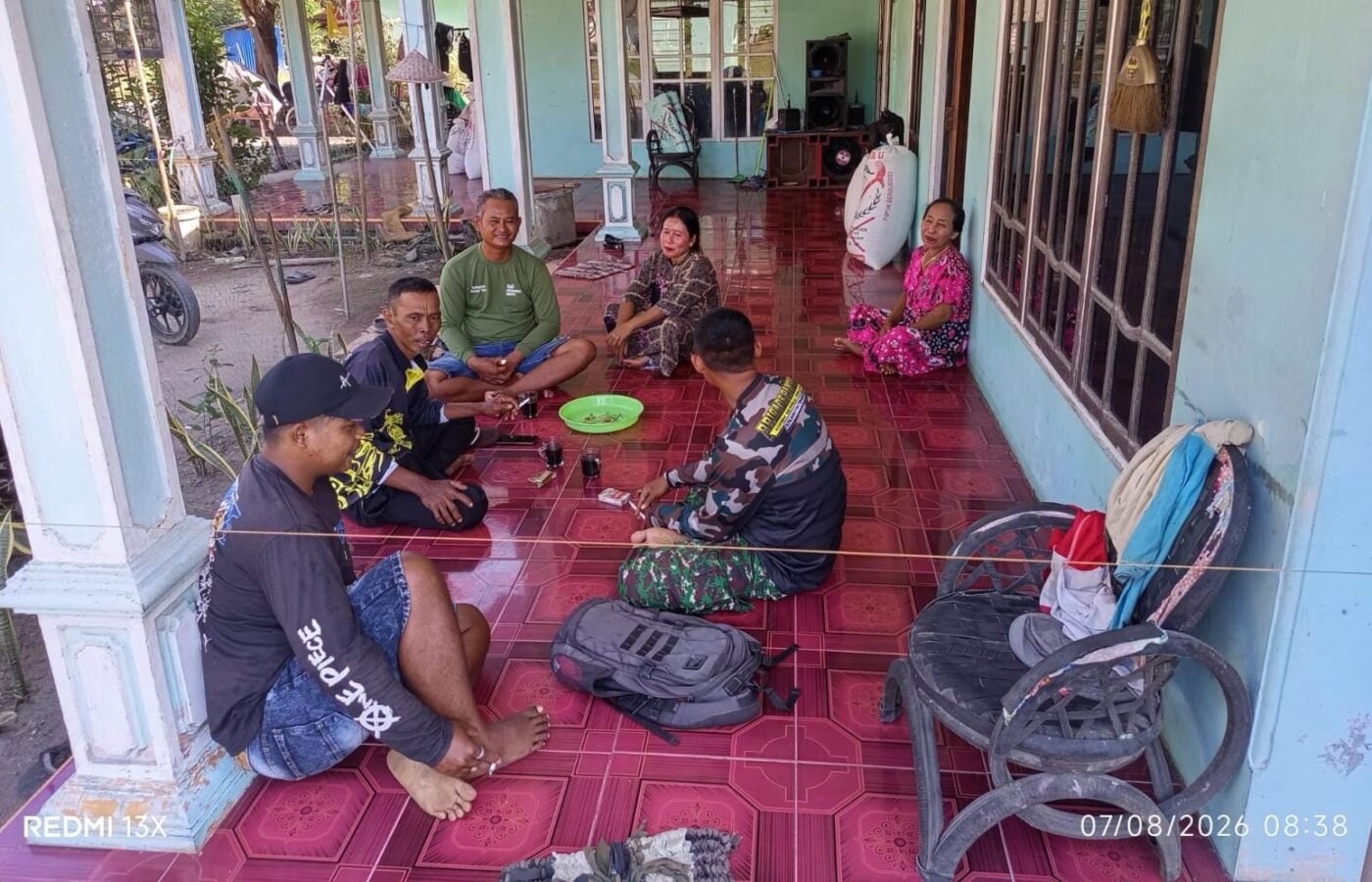 Membangun Jembatan Sosial, Satgas TMMD Bersama Warga