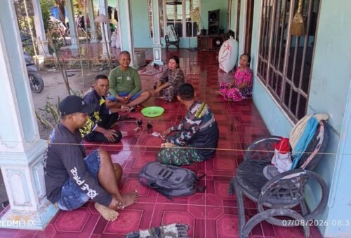 Membangun Jembatan Sosial, Satgas TMMD Bersama Warga
