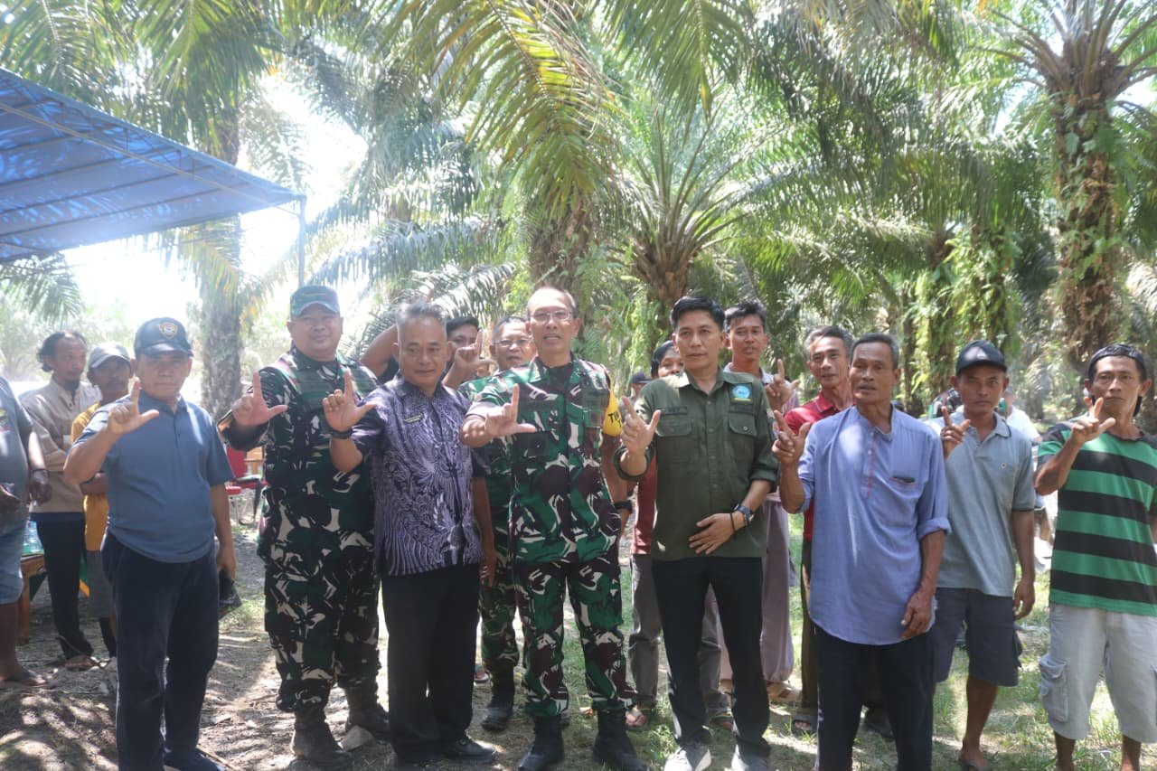 Brigjen TNI Jangkung Pimpin Evaluasi Proyek TMMD di Desa Deniang