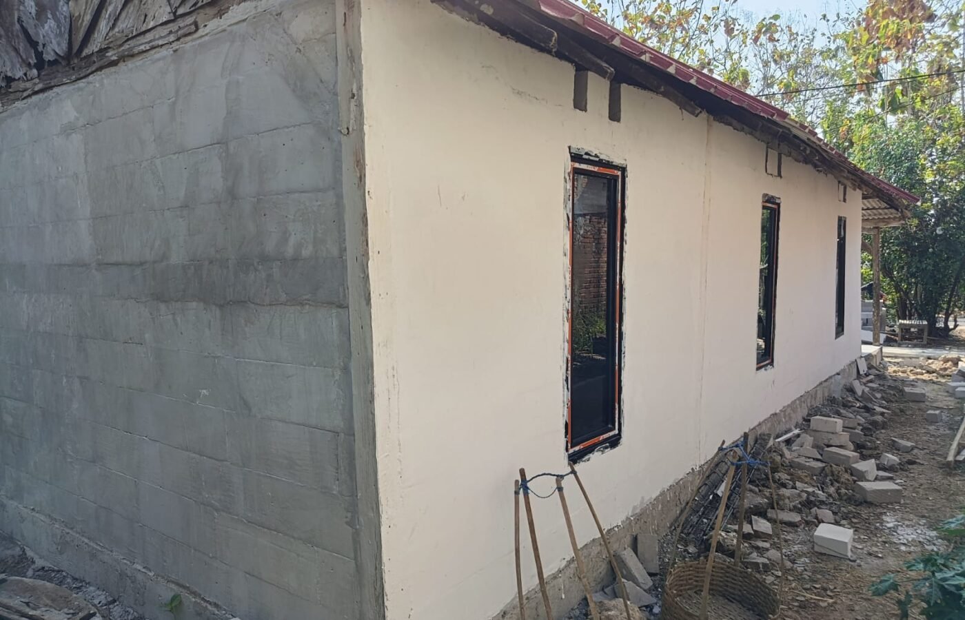 Kemajuan Program RTLH TMMD Ke-129 Kodim 0813/Bojonegoro: Rumah Ibu Saelah Mulai Terlihat Indah