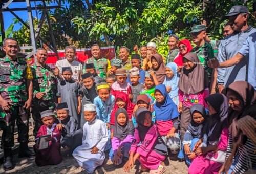 Kunjungan Marsma TNI Arifaini Inspirasi Baru bagi Anak-Anak Desa Tanratuo melalui TMMD Ke-129