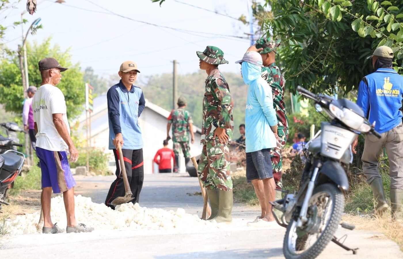 Kedekatan TNI dan Warga: Kisah TMMD 129 di Desa Tlemang