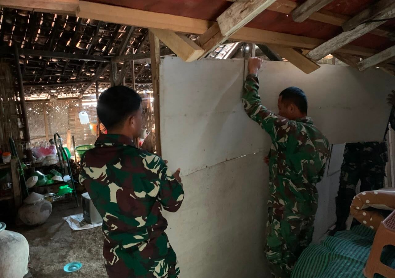 Prioritas Rehabilitasi RTLH Bapak Samijan dalam TMMD Ke-129 kawasan Kodim 0813/Bojonegoro