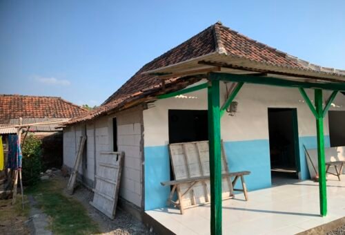 Pembangunan Rumah Layak Huni Bapak Samijan Terus Berlanjut, Satgas TMMD Ke-129 Kodim 0813/Bojonegoro Berikan Dukungan Maksimal