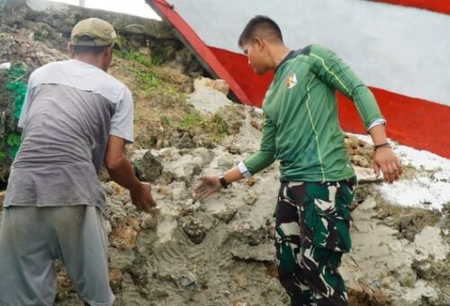 Perbaikan Saluran Air oleh Satgas TMMD dan Warga
