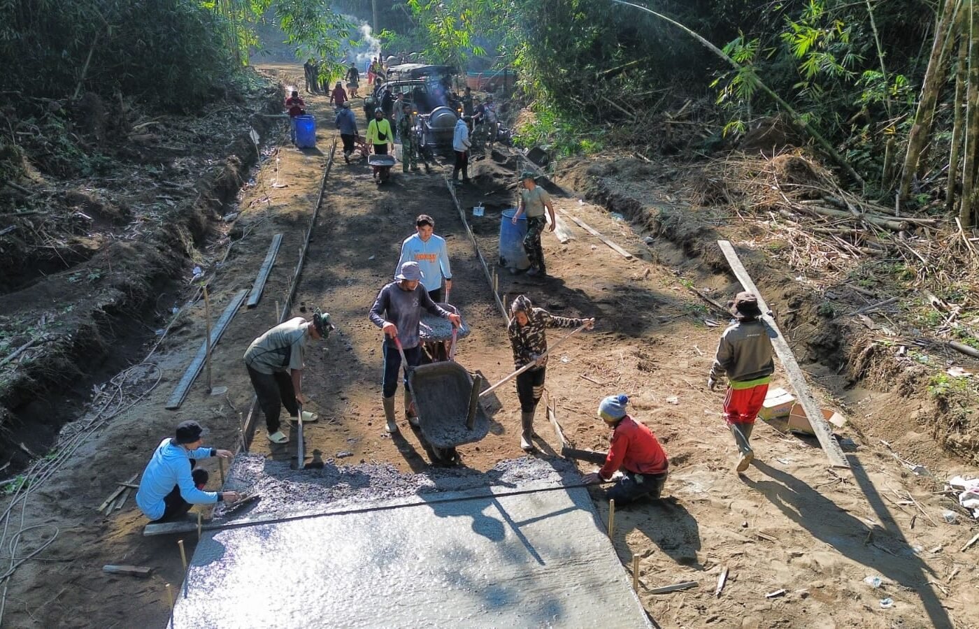 Kemajuan Proyek Rabat Beton Hingga 90 Persen, TMMD Ke-129 Kodim 1626/Bangli Terus Berjalan