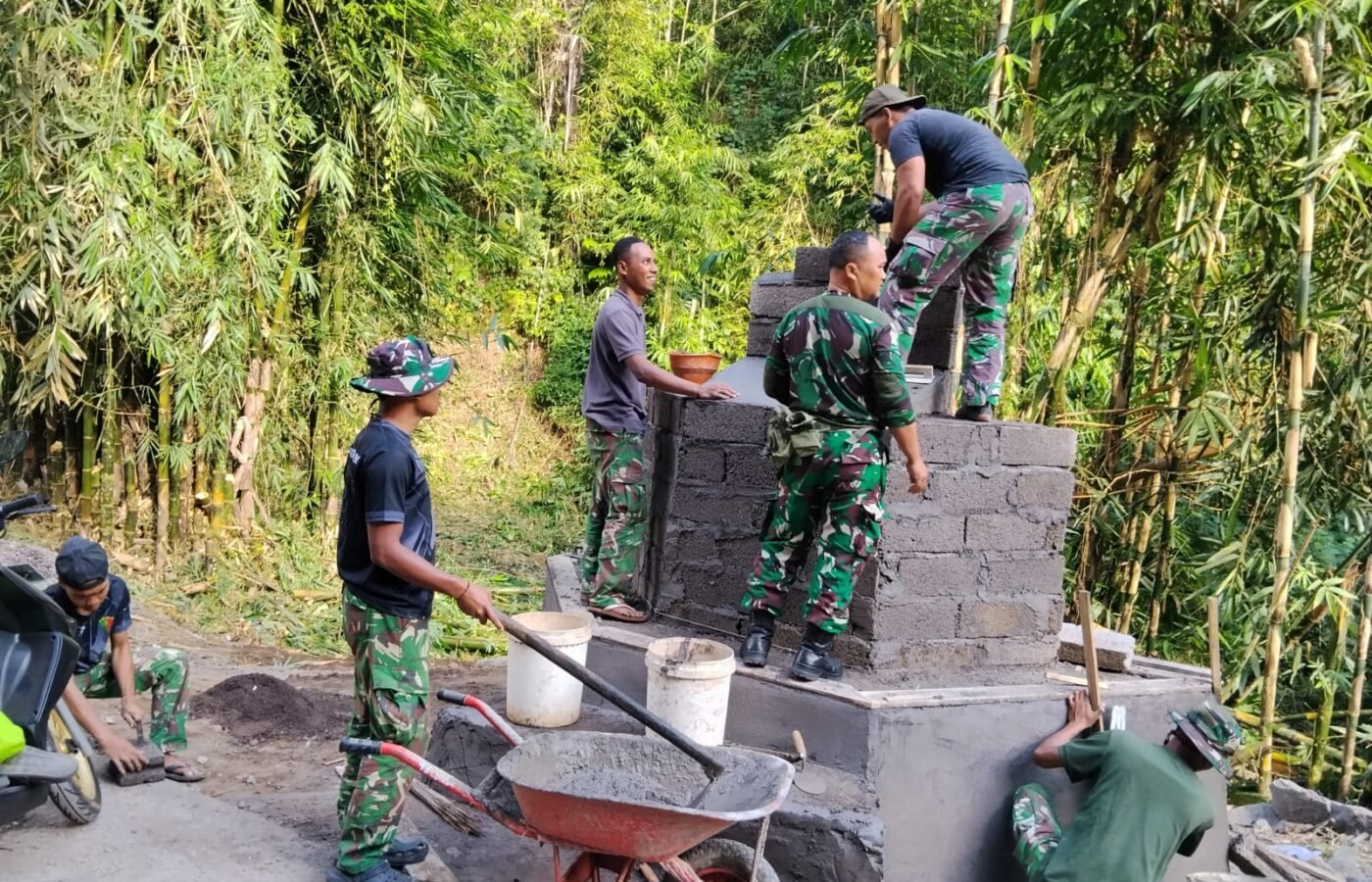 Tugu TMMD Ke-129 Kodim 1626/Bangli: Simbol Keharmonisan TNI dan Warga Sekardadi