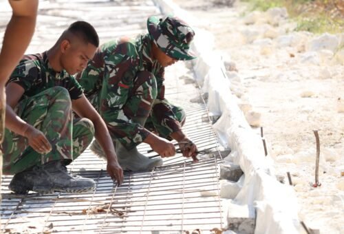 Kegiatan Satgas TMMD Ke-129: Penguatan Infrastruktur Jalan di Desa Tlemang