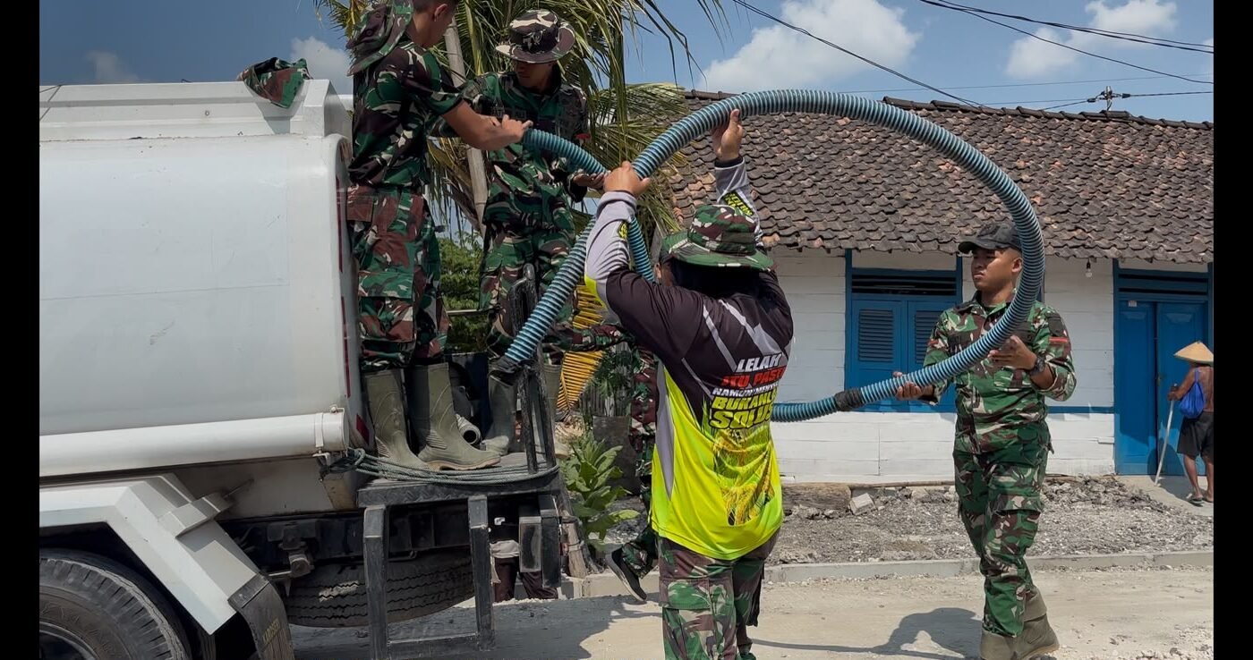 Satgas TMMD Kodim 0813/Bojonegoro Berikan Bantuan Air Bersih untuk Warga Desa Krebet