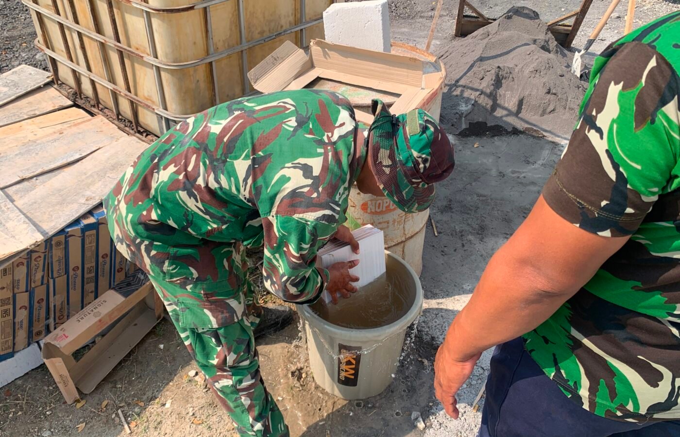 Pembangunan Musala dan Toilet di Sembung Didorong oleh Kerja Sama Tim TMMD Kodim 0813/Bojonegoro