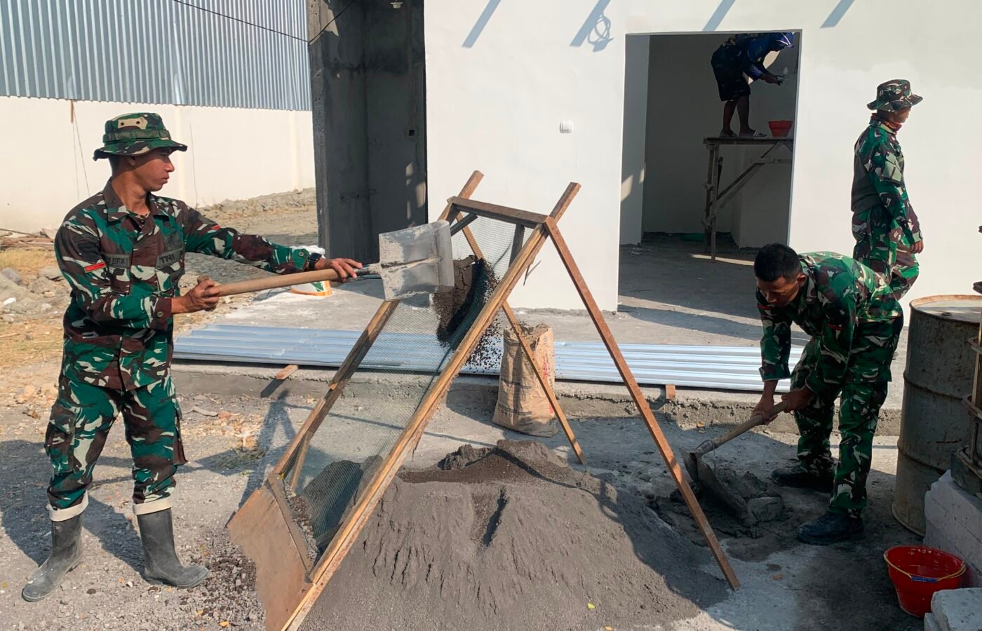 Progres TMMD Ke-129 Kodim 0813/Bojonegoro: Musala dan Toilet di Desa Sembung Sedang Dibangun