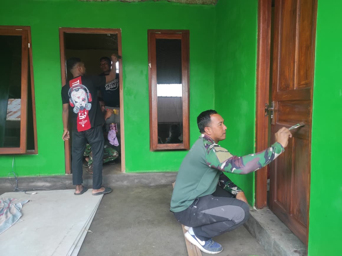 Pembangunan Rumah I Wayan Pasta Hampir Selesai, Sinergi TNI dan Masyarakat Terjalin Erat
