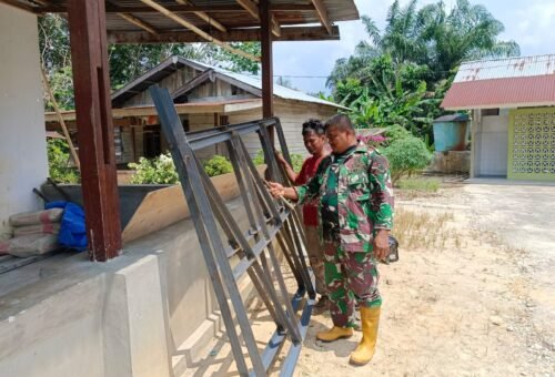 Program TMMD Ke-129: Babinsa Koramil 03/Bunut Terlibat dalam Pembangunan Pondasi Tower Air di Desa Delik