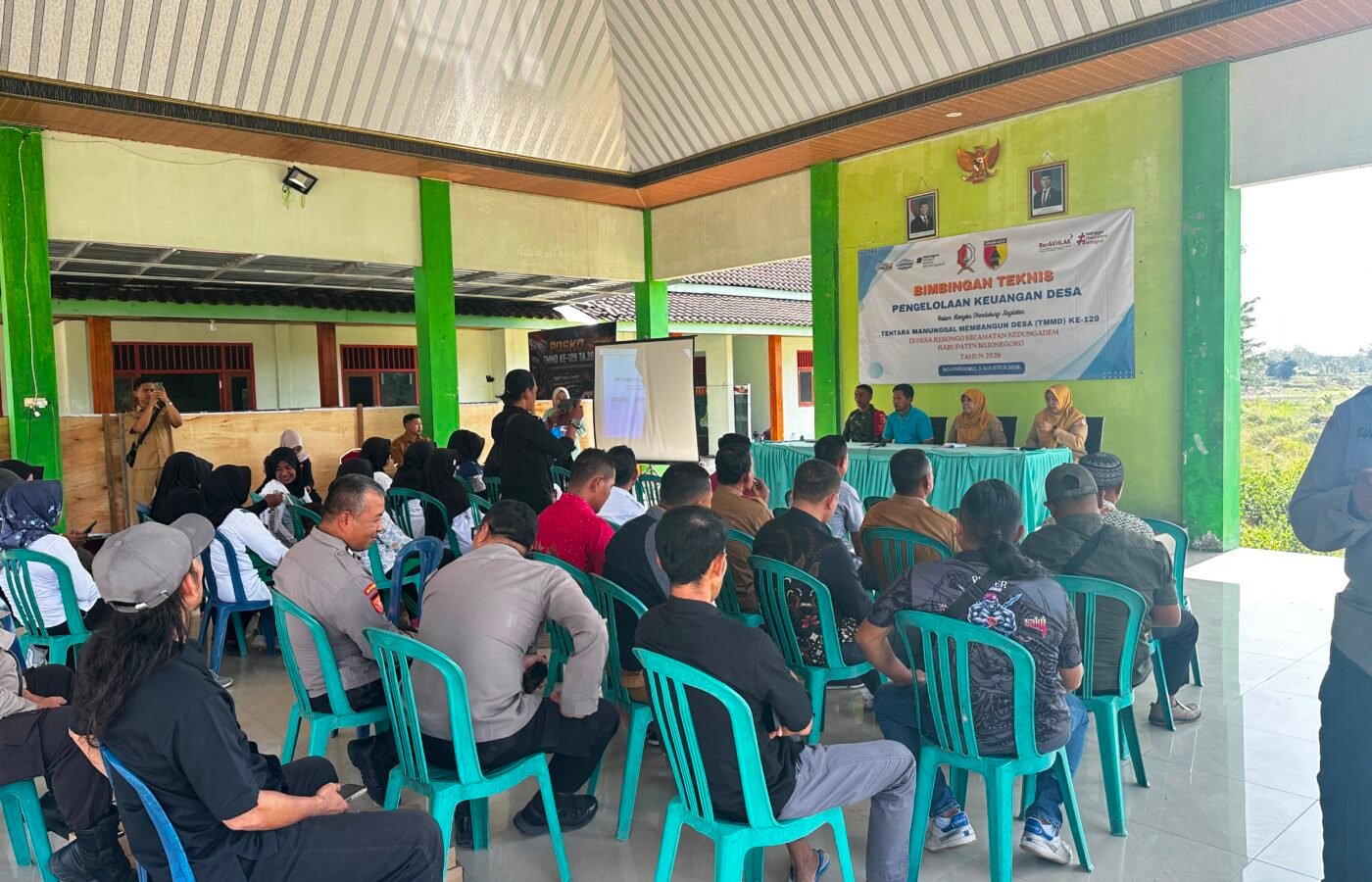 Pelatihan Keuangan Desa oleh TMMD Ke-129 Kodim 0813/Bojonegoro di Kesongo