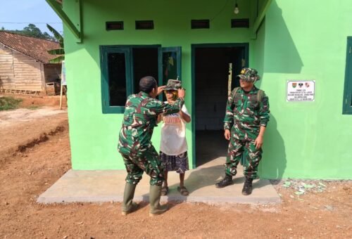 Interaksi Positif Anggota TMMD Ke-129 Dapat Apresiasi dari Warga