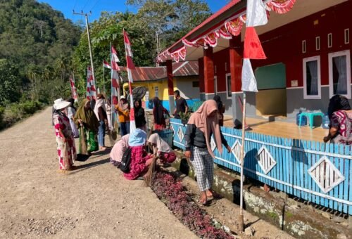 Kemanusiaan Satgas TMMD ke-129 Kodim 1407/Bone dalam Mewujudkan Ruang Kerja Desa yang Rapi