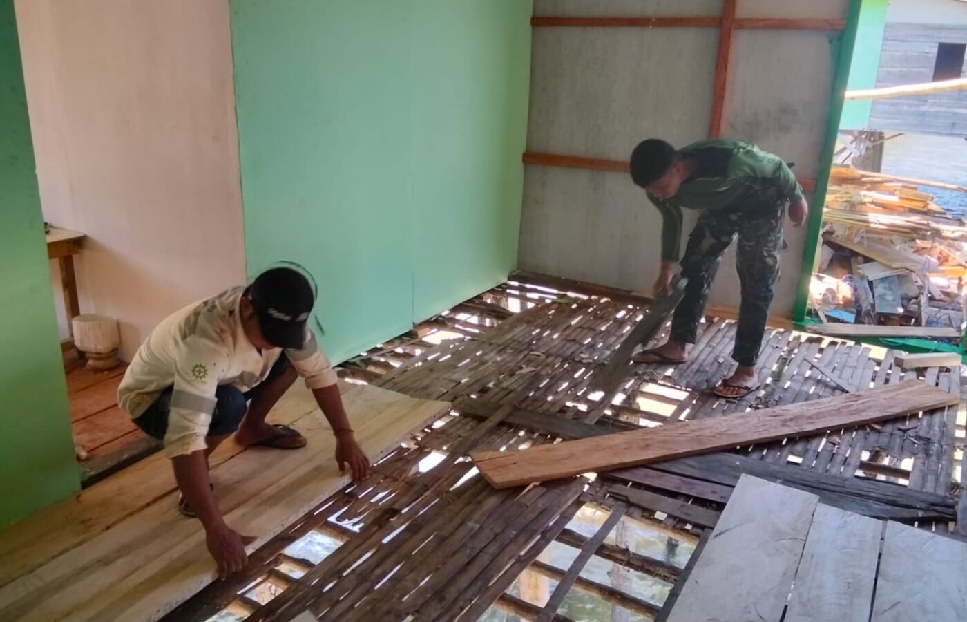 Renovasi RTLH Bapak Nardianto oleh Satgas TMMD Berjalan Lancar