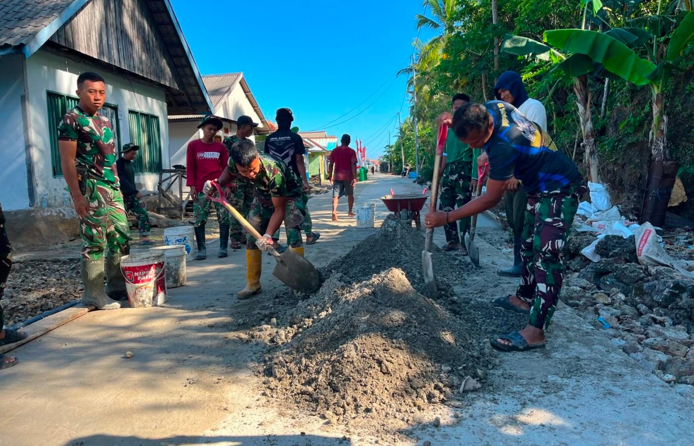 Tahap Akhir Pekerjaan Jalan Beton di Morowali