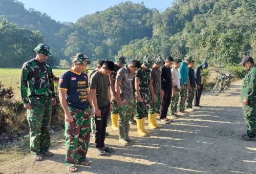 Personel Satgas TMMD Ke-129 Kodim 1407/Bone Gelar Apel Pagi Sebelum Beraktivitas