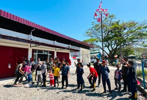 Keceriaan Anak Dalam Lomba Kerupuk di TMMD Ke-129 Kodim 1404/Pinrang