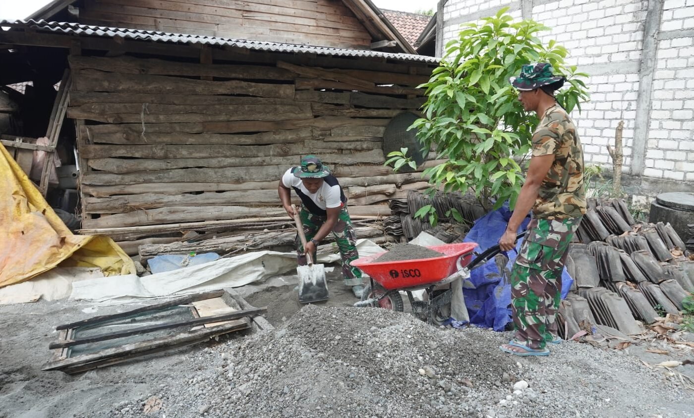 Semangat Tak Terpadamkan, Satgas TMMD 129 Kodim 0812/Lamongan Gendong Harapan Warga