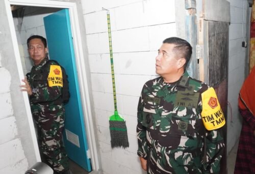 Kunjungi Proyek Perbaikan Rumah Ibu Kemi, Ketua Tim Wasev TMMD 129 Berikan Apresiasi